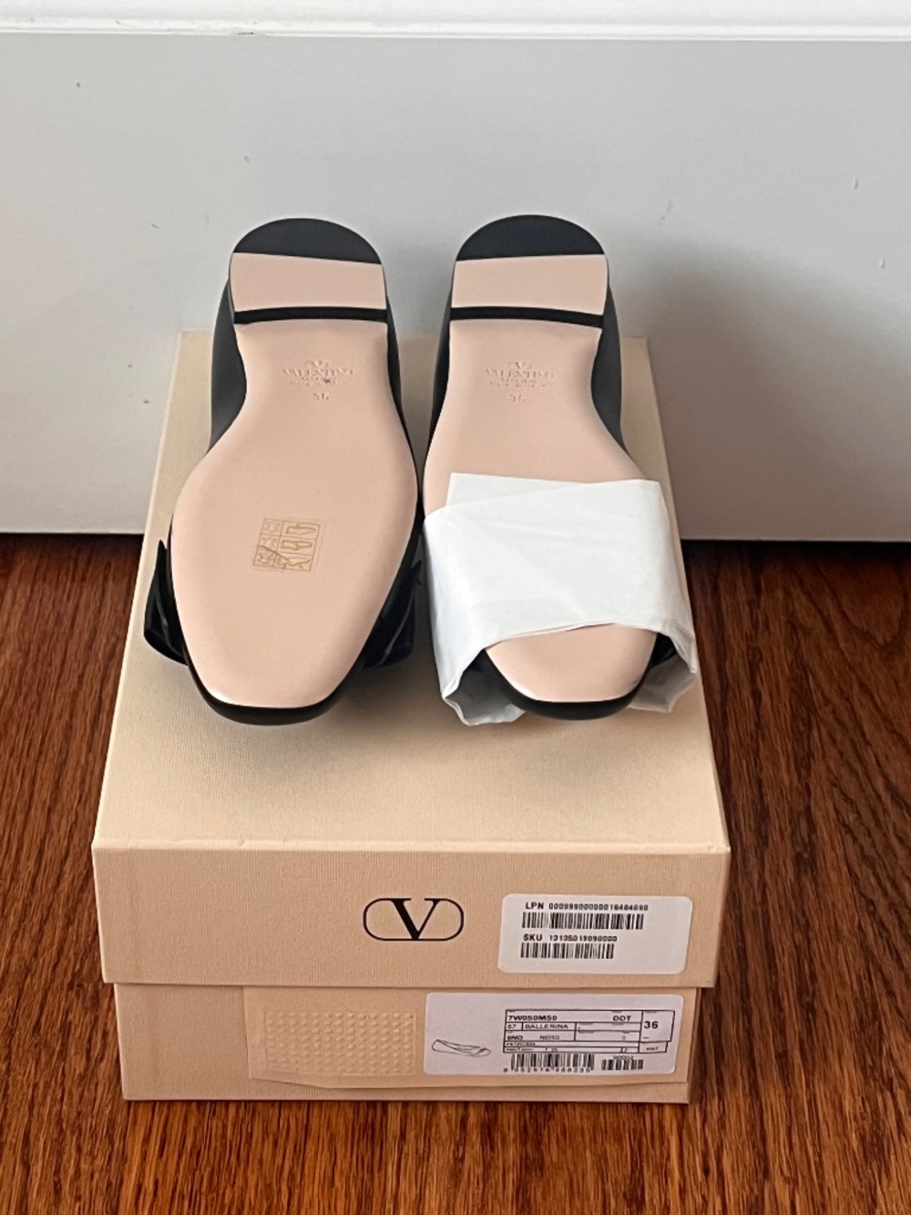 Valentino Bowow Leather Ballet Flat (NWT) - Picture 6 of 6